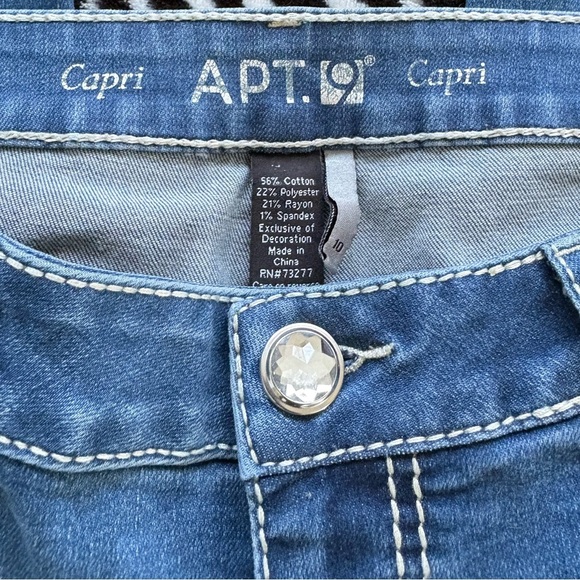 ATP. 9 Women's 10 Blue Denim Capri Cross Rhinestone Embellished Jeans - Picture 6 of 7